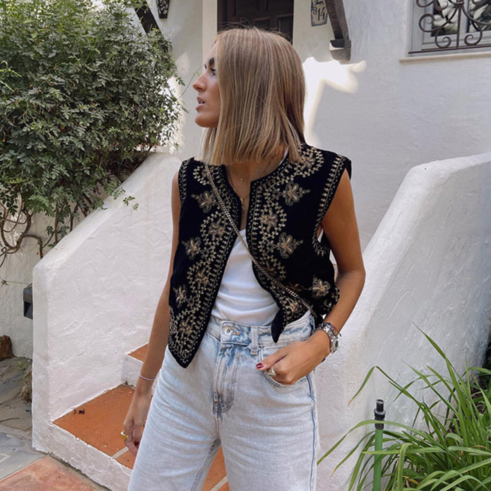 Ärmellose Weste mit Boho-Stickerei