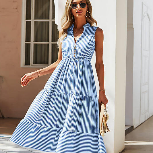 Ärmelloses gestreiftes Midi-Sommerkleid mit Knopfleiste